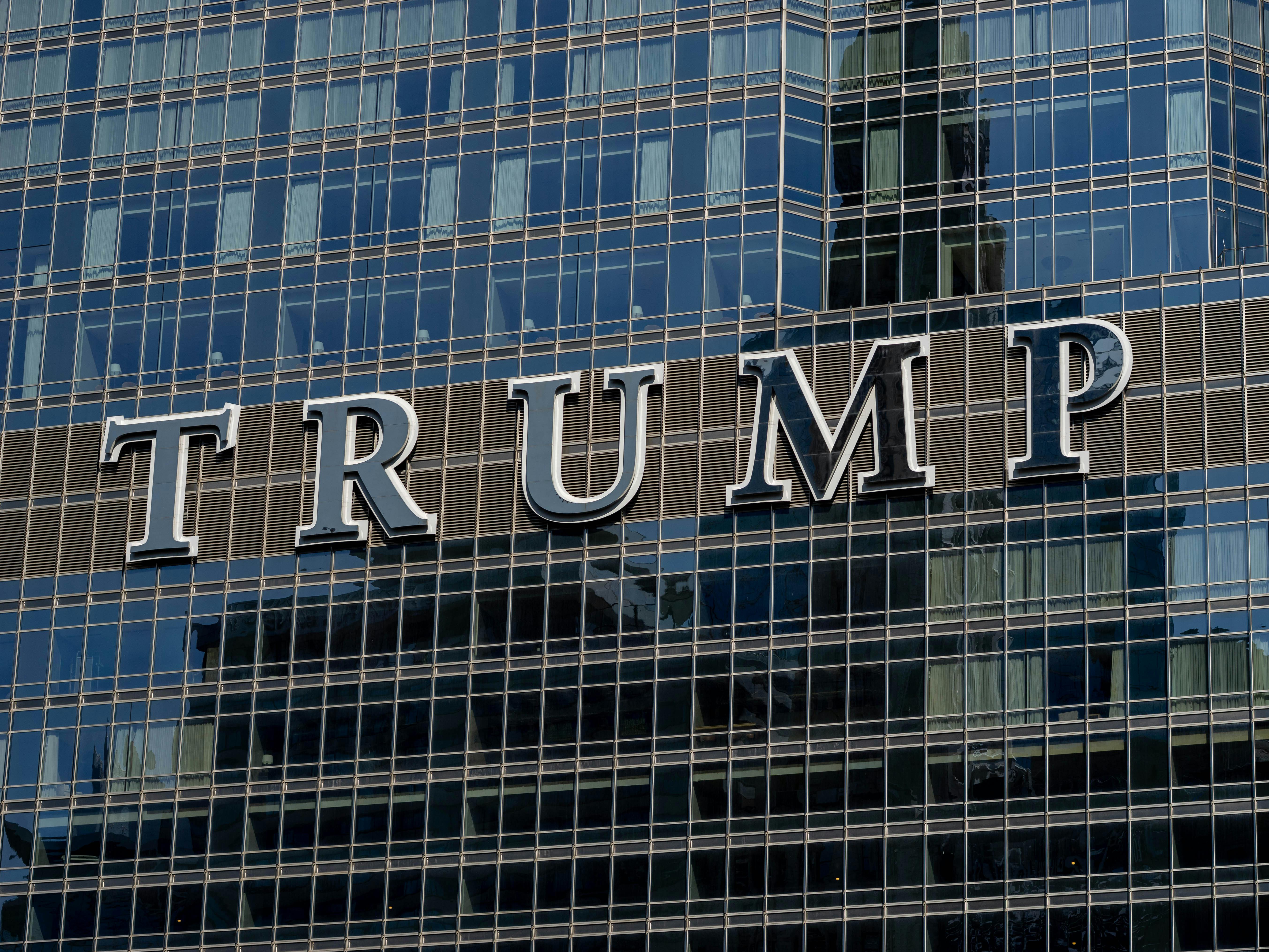 Trump Axes FDA Chief Makary Amid Pharma Backlash, What's Next?